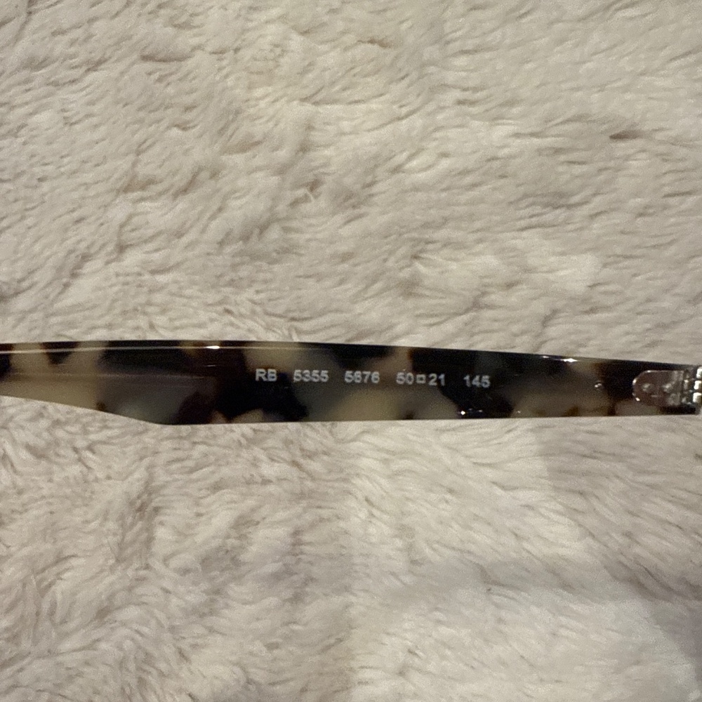 Ray-Ban eyeglass frames - Picture 2 of 3